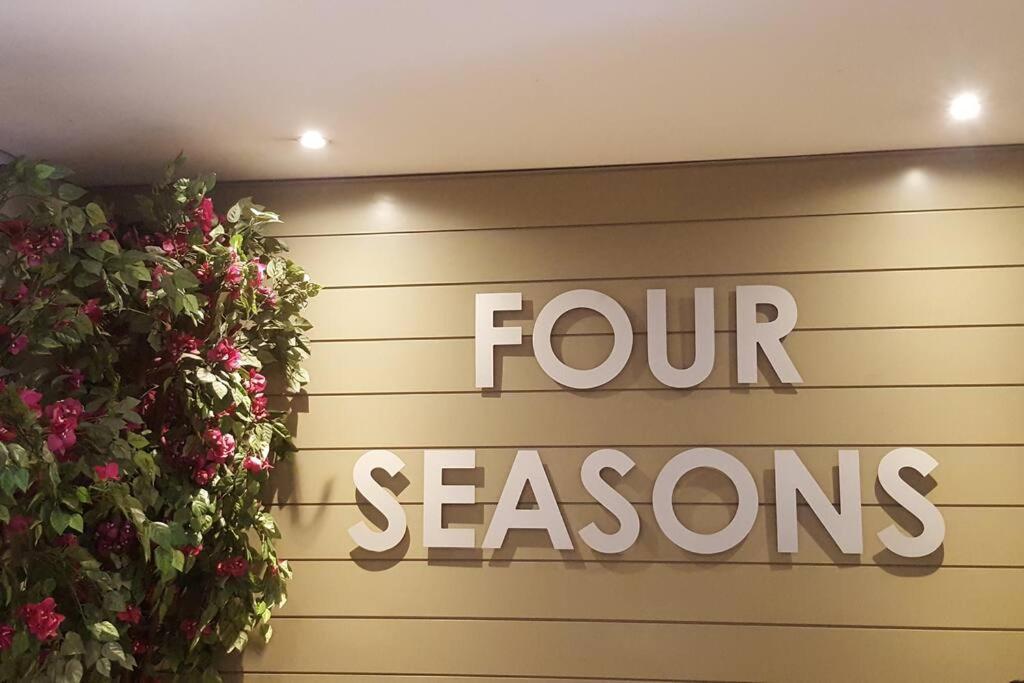 Four Seasons 818- Spacious Cbd Studio - Onsite Parking, Gym & Rooftop Pool Διαμέρισμα Κέιπ Τάουν Εξωτερικό φωτογραφία