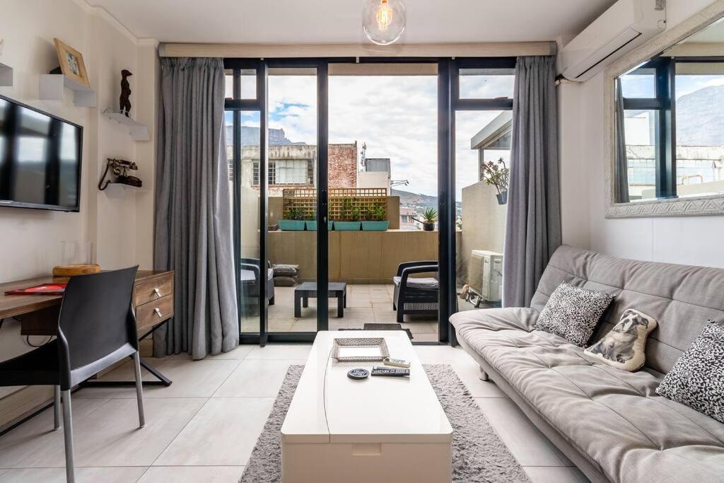 Four Seasons 818- Spacious Cbd Studio - Onsite Parking, Gym & Rooftop Pool Διαμέρισμα Κέιπ Τάουν Εξωτερικό φωτογραφία