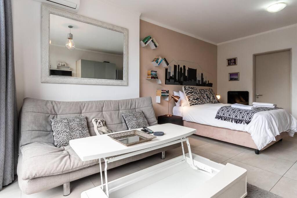 Four Seasons 818- Spacious Cbd Studio - Onsite Parking, Gym & Rooftop Pool Διαμέρισμα Κέιπ Τάουν Εξωτερικό φωτογραφία