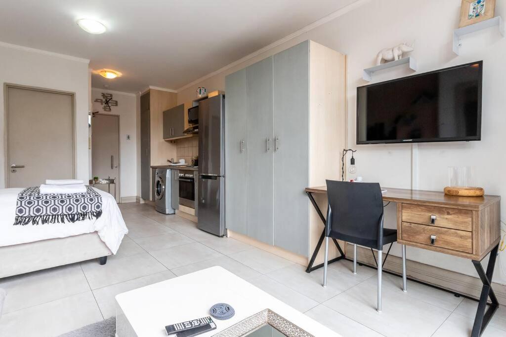 Four Seasons 818- Spacious Cbd Studio - Onsite Parking, Gym & Rooftop Pool Διαμέρισμα Κέιπ Τάουν Εξωτερικό φωτογραφία